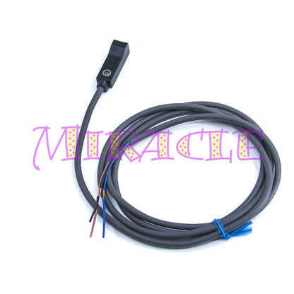 Omron E2S-W21 Proximity Switch - OMRON