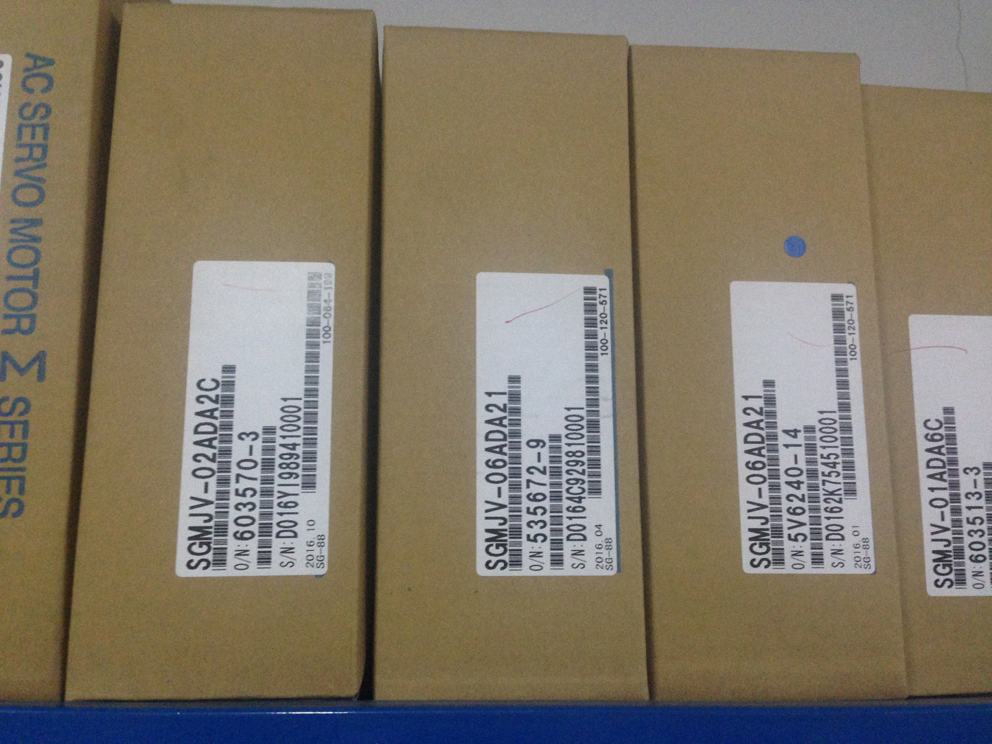 1PC YASKAWA AC SERVO MOTOR SGMJV-02ADA2C