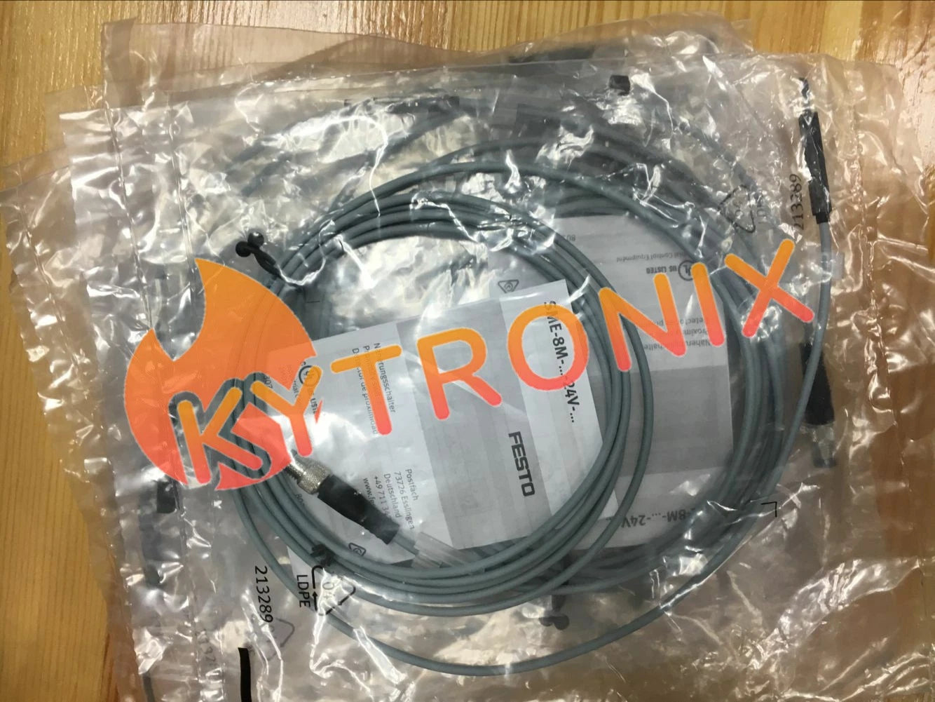1PC FESTO SME-8M-ZS-24V-K-2.5-M8D 588858