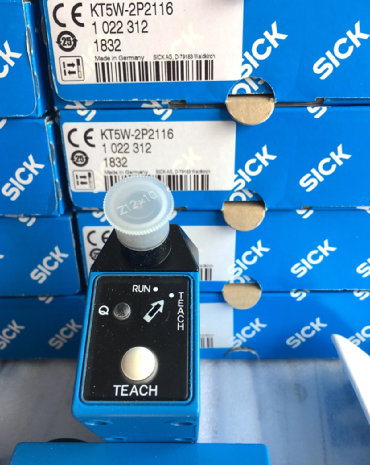 SICK KT5W-2P2116 Color Sensor - SICK