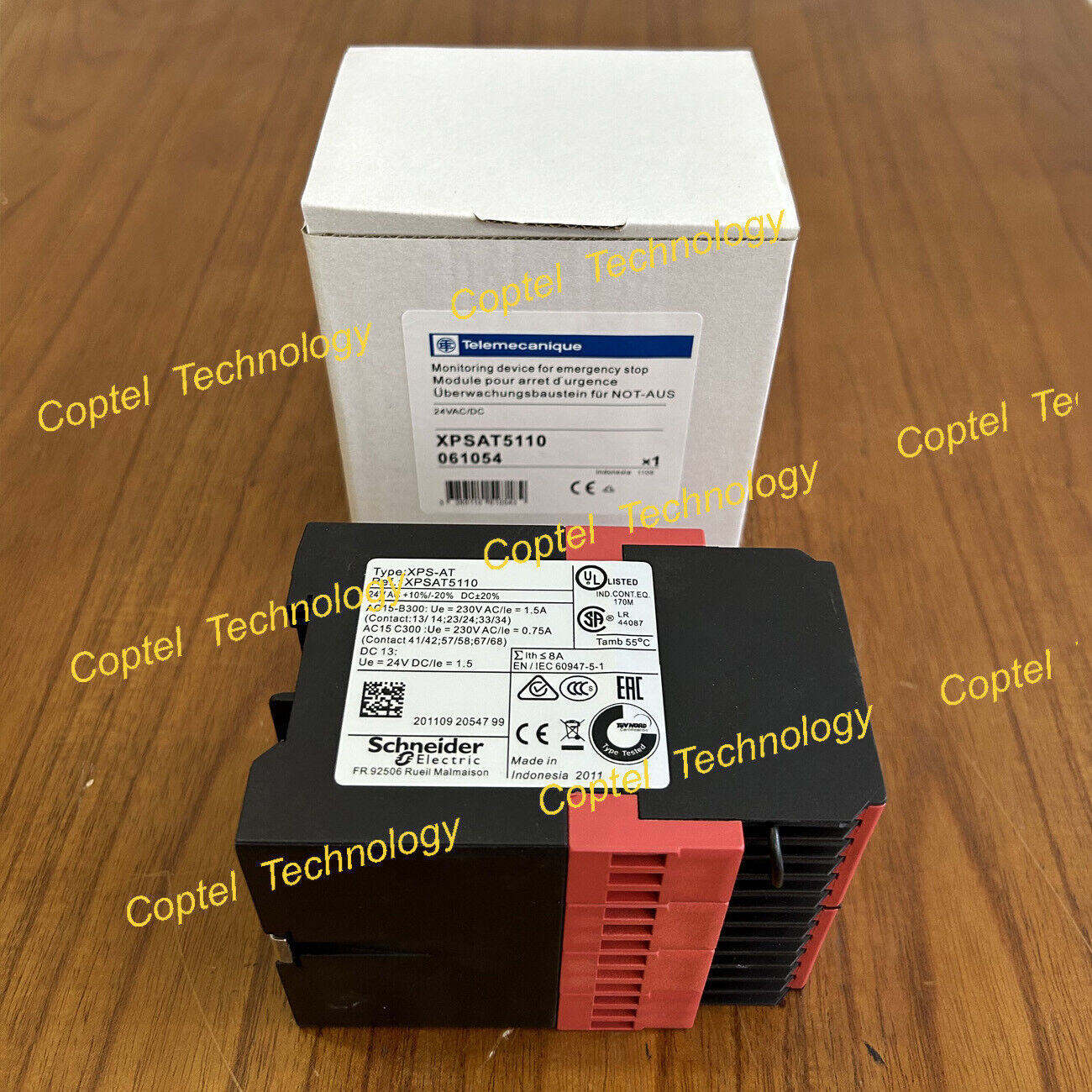 new   Telemecanique XPSAT5110 Type XPS-AT Safety Relay 1-Year