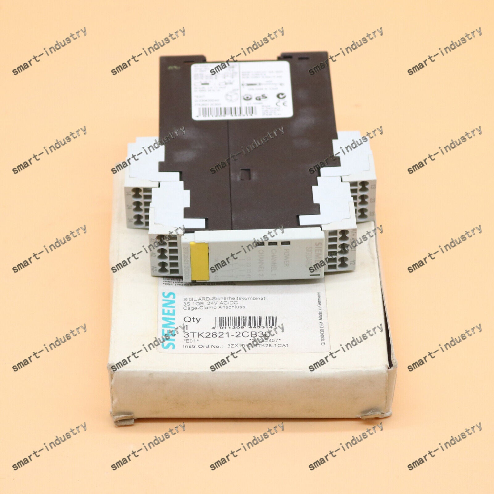 new One  SIEMENS safety relay 3TK2821-2CB30 3TK28212CB30