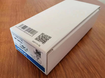 Omron D4N-1132 Limit Switch - New In Box, Reliable Performance - OMRON