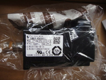 1PC YASKAWA AC SERVO MOTOR SGMAS-A5ACA61