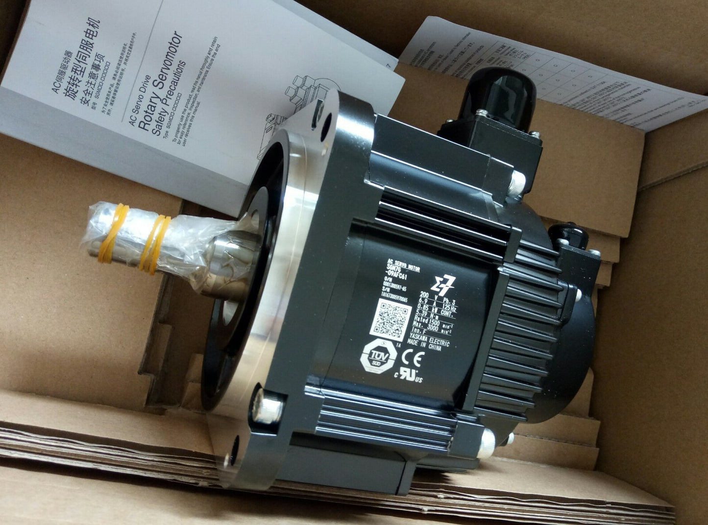 1PC YASKAWA AC SERVO MOTOR SGM7G-09AFC61