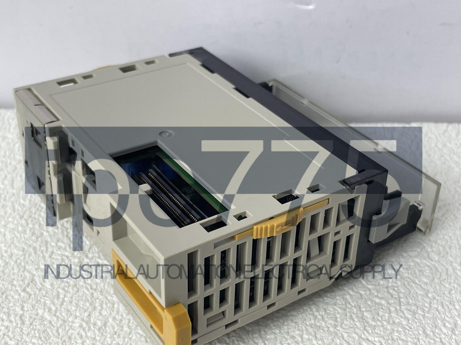 1PC Omron CJ1W-MAD42 Unit PLC Module - OMRON