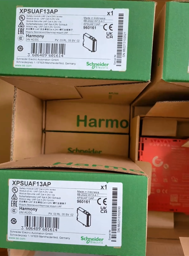 1PC Schneider Safety Relay XPSUAF13AP XPS-UAF13AP - SCHNEIDER