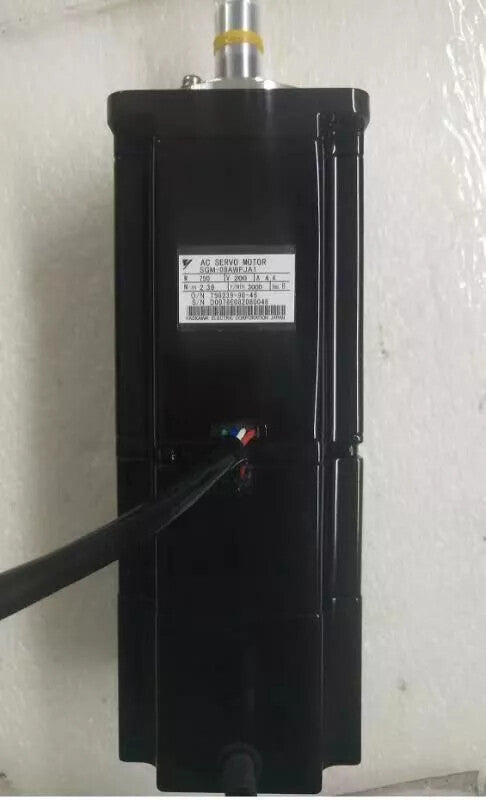 1PC YASKAWA SGM-08AWFJ73X Servo Motor SGM08AWFJ73X ping