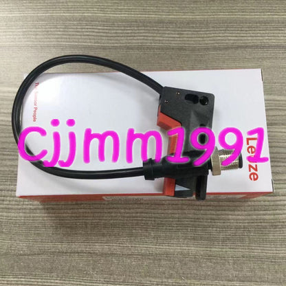 new 1PC LEUZE GS 61/6D.2-200-S12 Slot switch