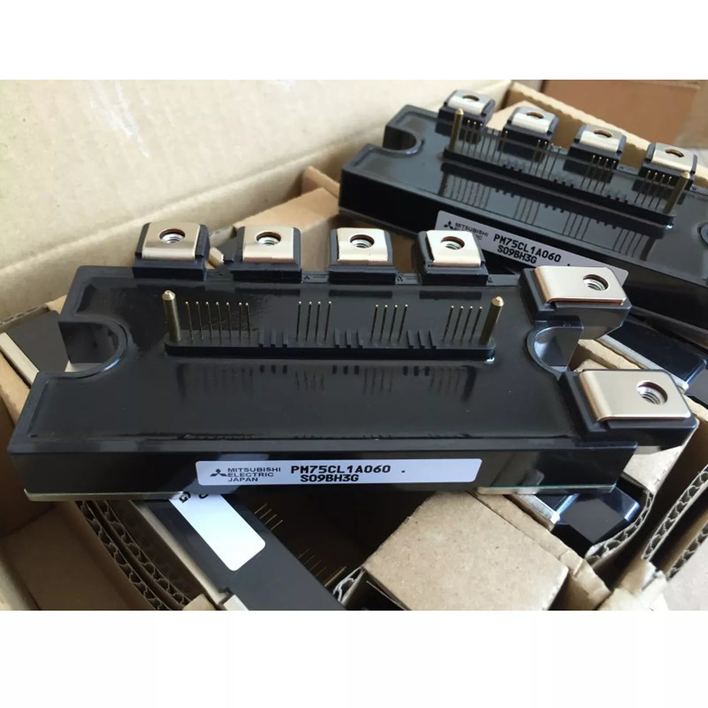MITSUBISHI PM75CL1A060 Module 400V 60W - MITSUBISHI
