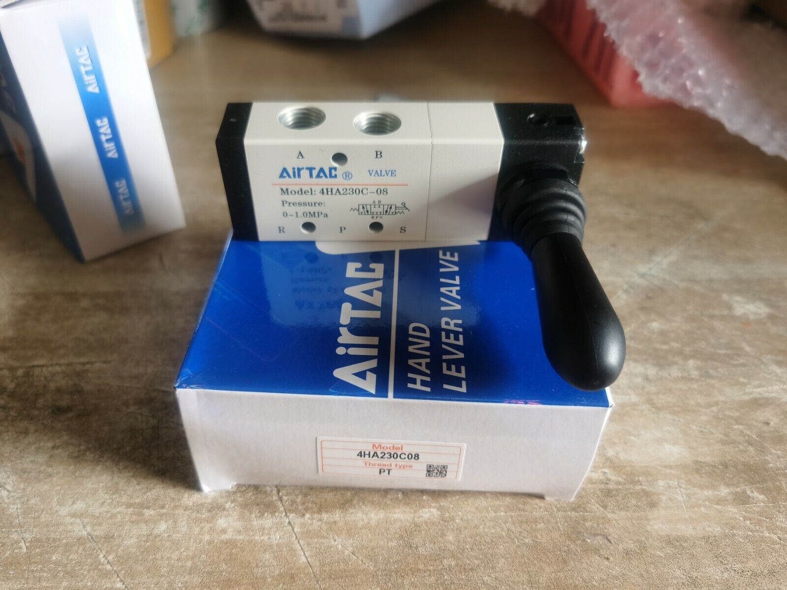 New 1PCS AirTAC 4HA230C-08 Hand Lever Valve - AIRTAC