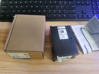 Digital Omron Temperature Controller E5EC-RR2ASM-800 100-240VAC  *TT