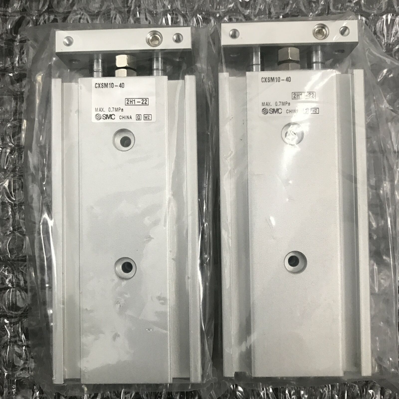 ONE SMC CXSM10-40 Dual Rod Cylinder Double Acting SHIPP - SMC
