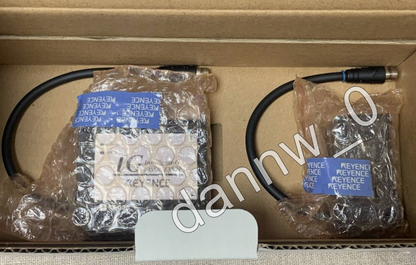 Keyence IG-028 Digital Laser Sensor - Transmission Type - KEYENCE