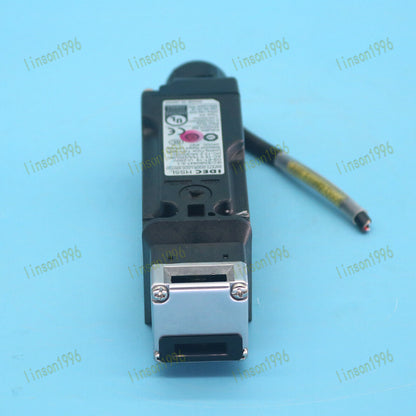 Used IDEC Safety Door Lock Switch HS5L-VD4 - IDECSECURITY