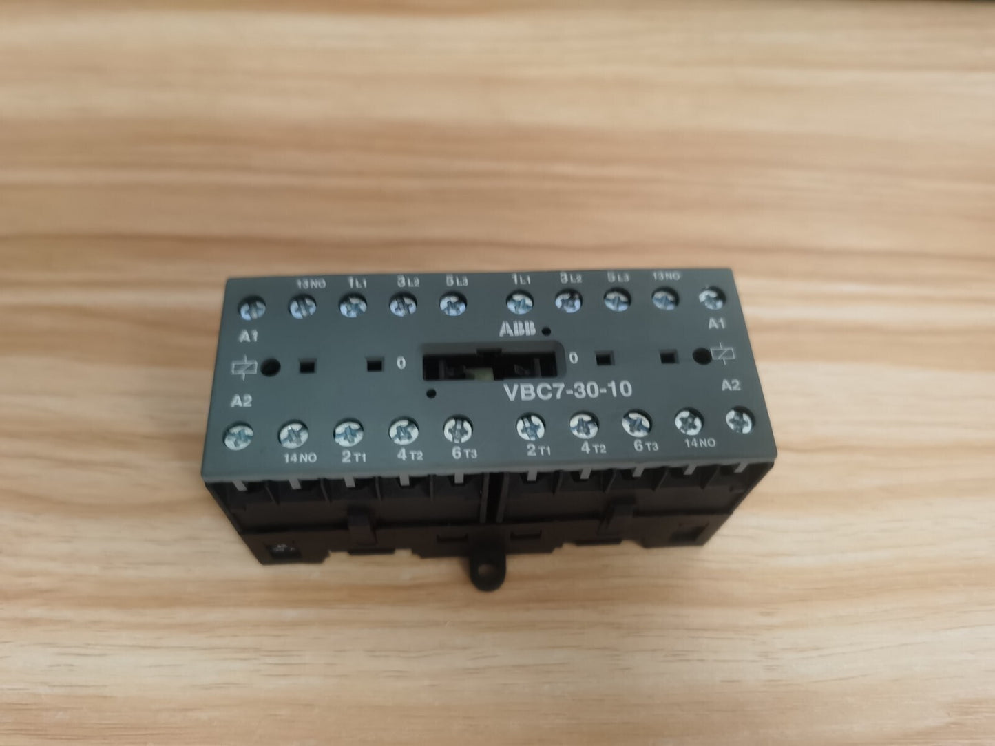 1PC ABB VBC7-30-10 24VDC Contactor