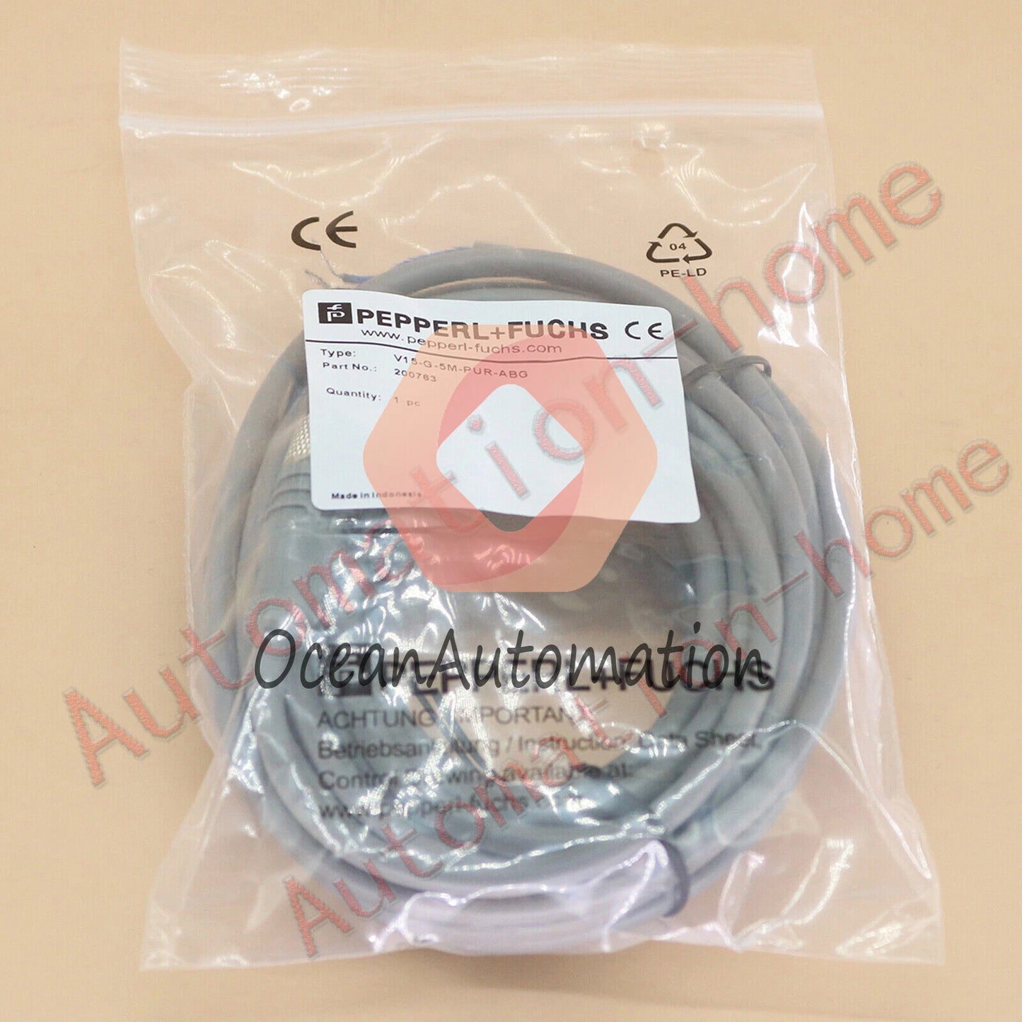 1PCS PEPPERL+FUCHS V15-G-5M-PUR-ABG cable Free Shipping
