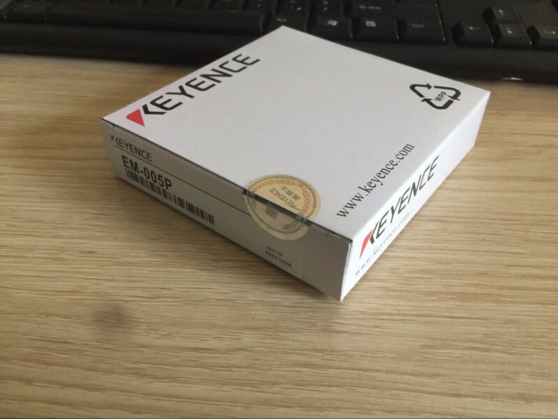 1PC Keyence EM-005P Sensor In Box