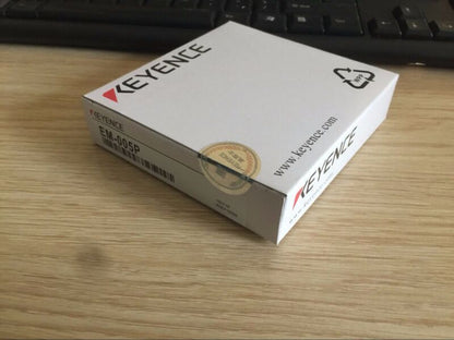 1PC Keyence EM-005P Sensor In Box