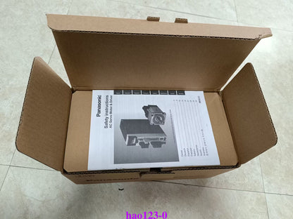 1PC Panasonic MSMD082P1S Servo Motor New In Box - PANASONIC