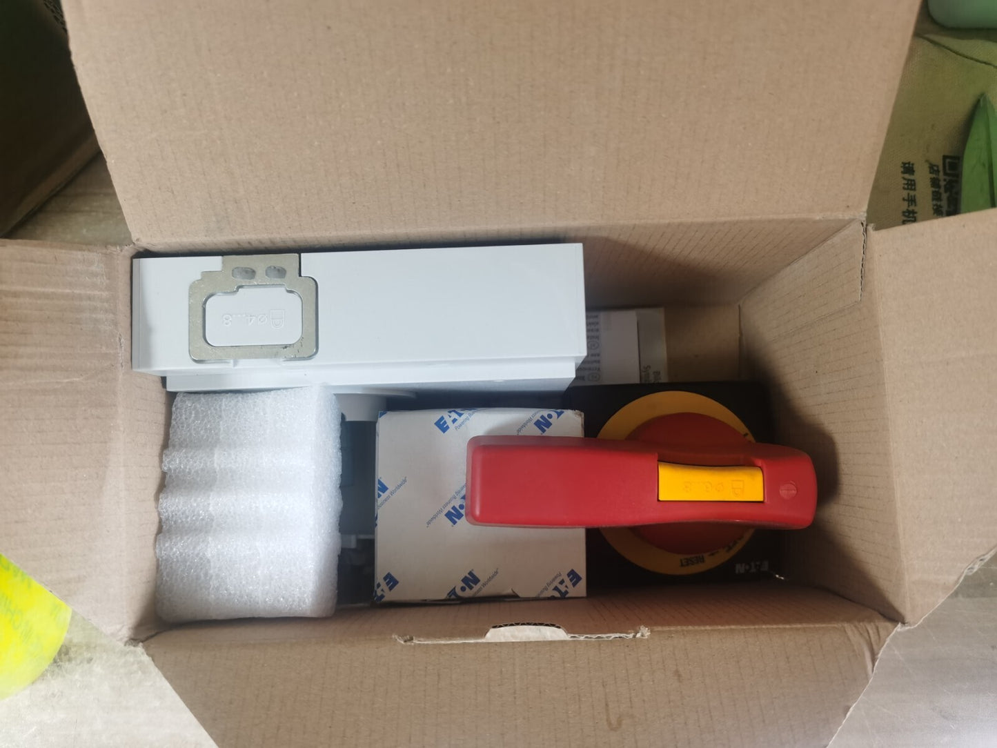 1PCS Eaton Moeller NZM3-XTVDVR NZM3XTVDVR Handle In Box
