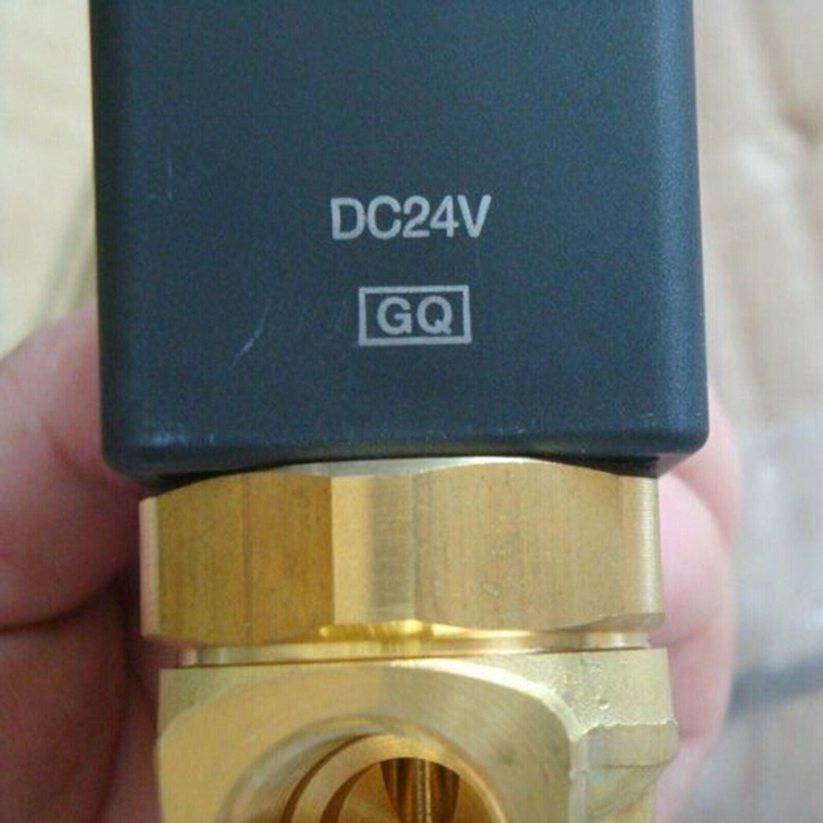 1PC SMC VCW31-5D-5-03-B Valve - SMC