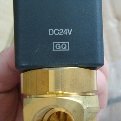 1PC SMC VCW31-5D-5-03-B Valve - SMC