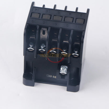 New Fuji Contactor SRC3631-5-1 AC110V 4a1b - FUJI