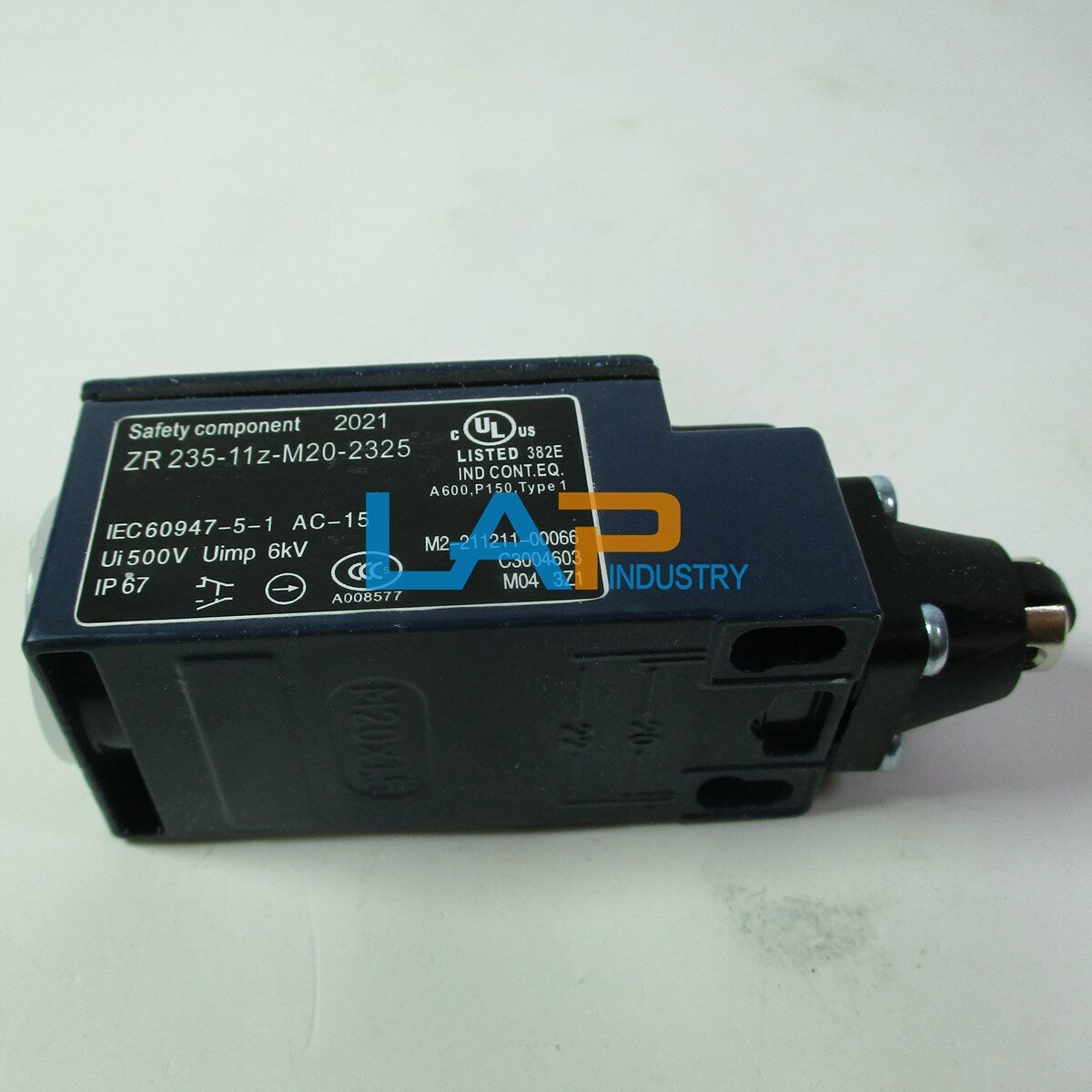 new 1Pcs  For SCHMERSAL limit switch ZR235-11z-m20-2325