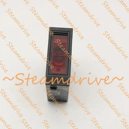 E3JM-R4M4T-G Photoelectric Switch 1PC
