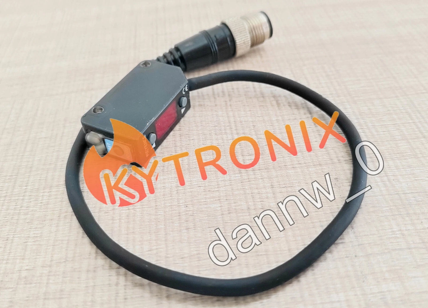 KEYENCE PZ-V33P photoelectric Sensor