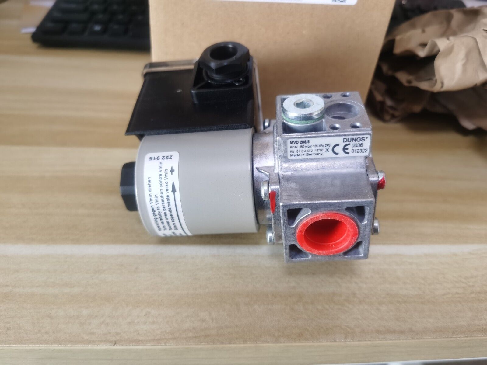 new 1PC  Dungs MVD205/5 MVD2055 AC230V IP54 Solenoid Valve