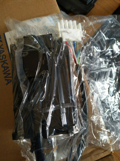 1PC YASKAWA AC SERVO MOTOR SGMPH-A5A1A-YR11