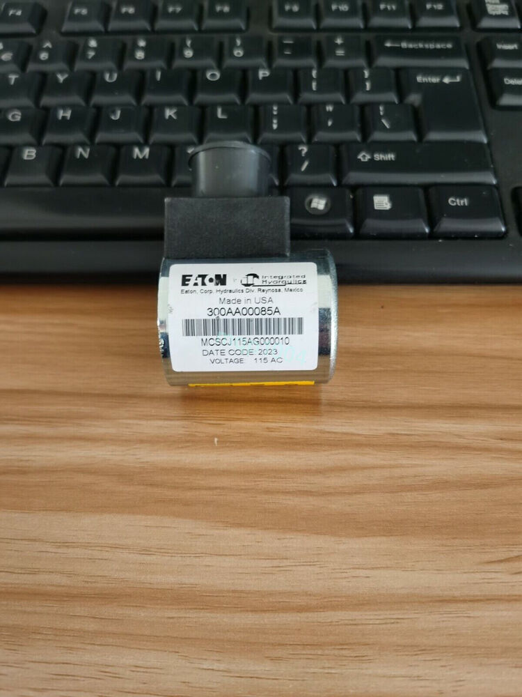 new 1Pcs   Eaton Vickers 300AA00085A Solenoid Coil 115AC