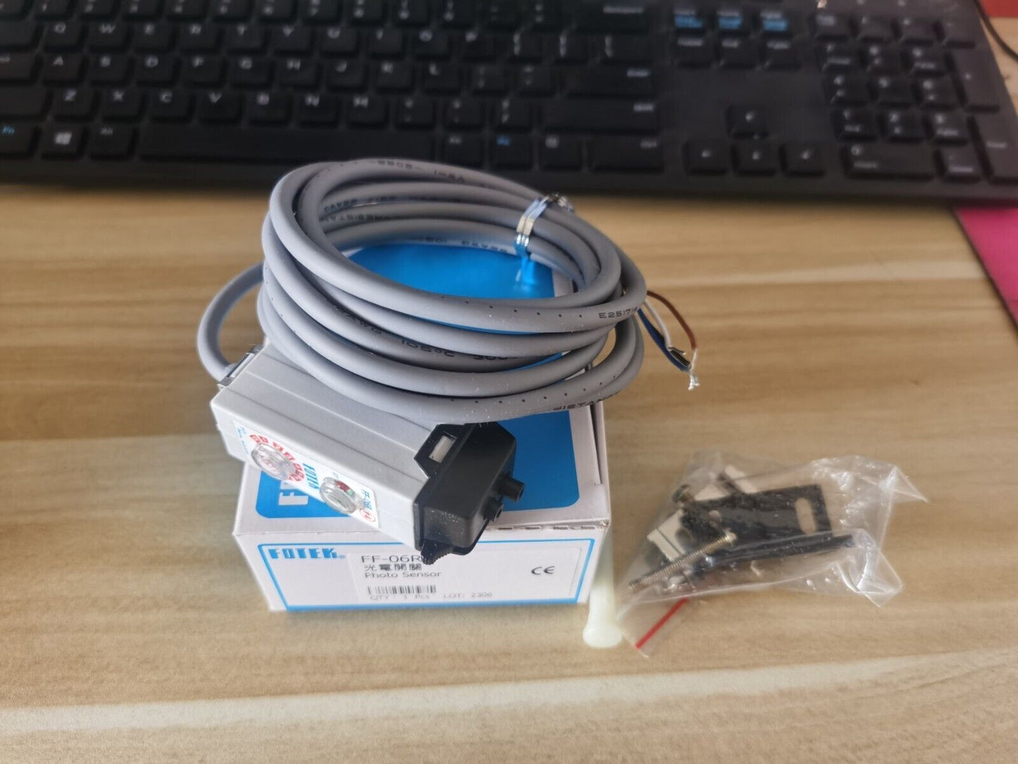 1PC  Fotek FF-06R FF06R Photo Sensor In Box