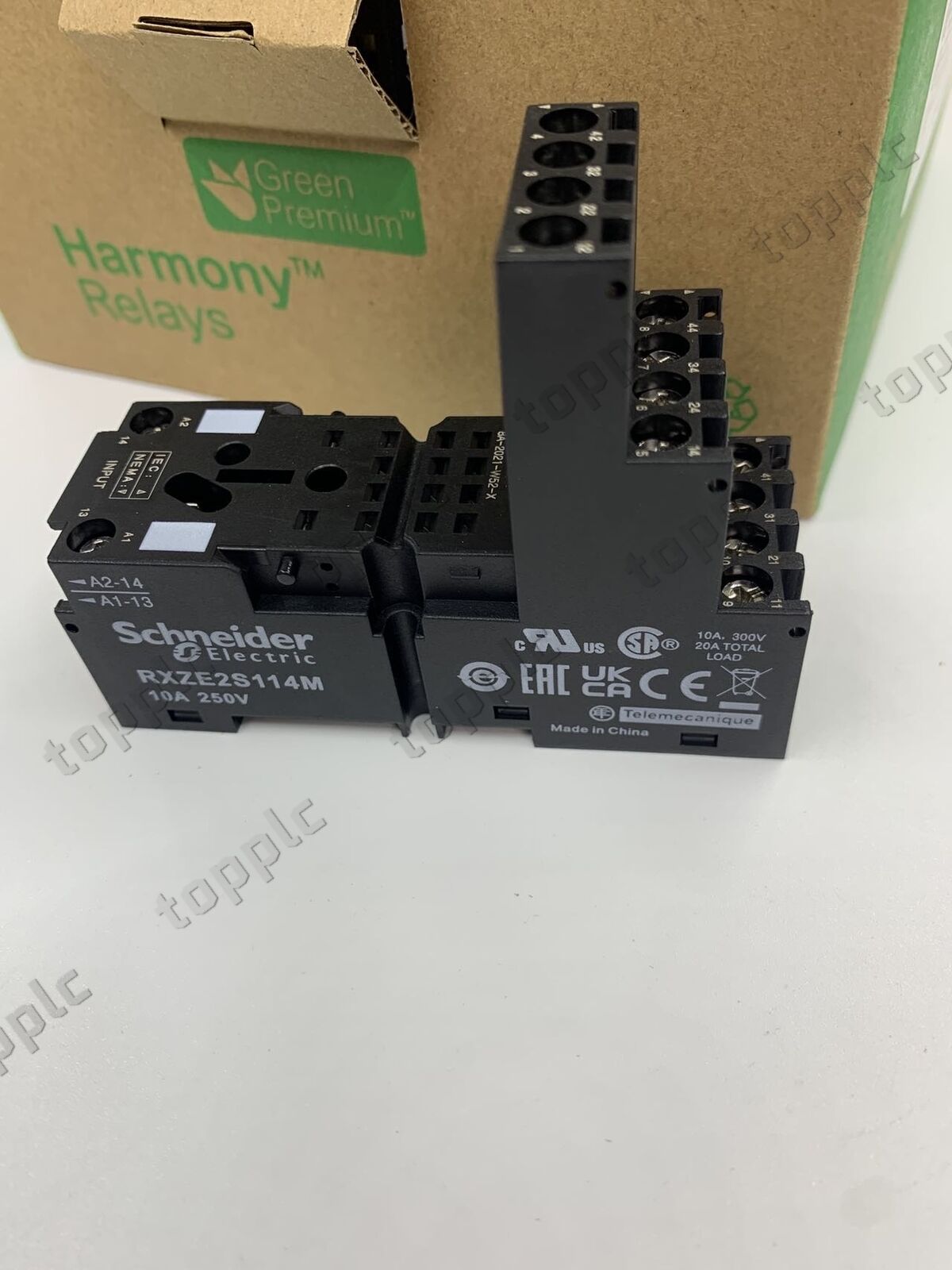 new Fst in box Schneider Relay Socket RXZE2S114M - SCHNEIDER