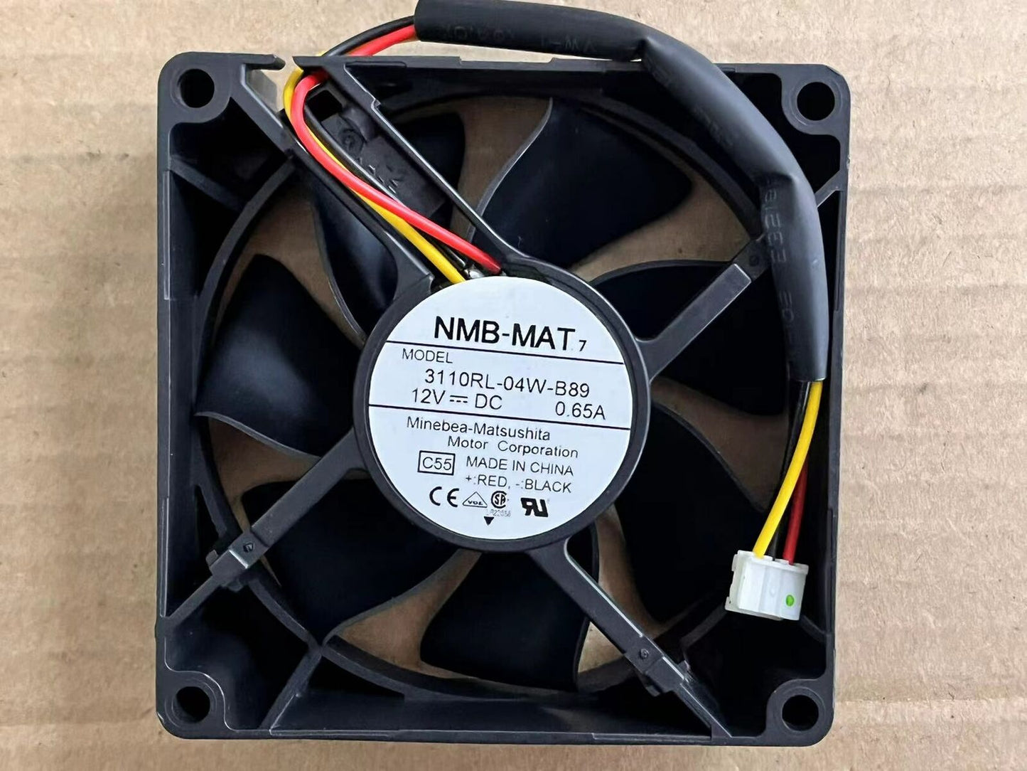 new NMB 3110RL-04W-B89 8CM 12V 0.65A 3pin fan 80*80*25mm