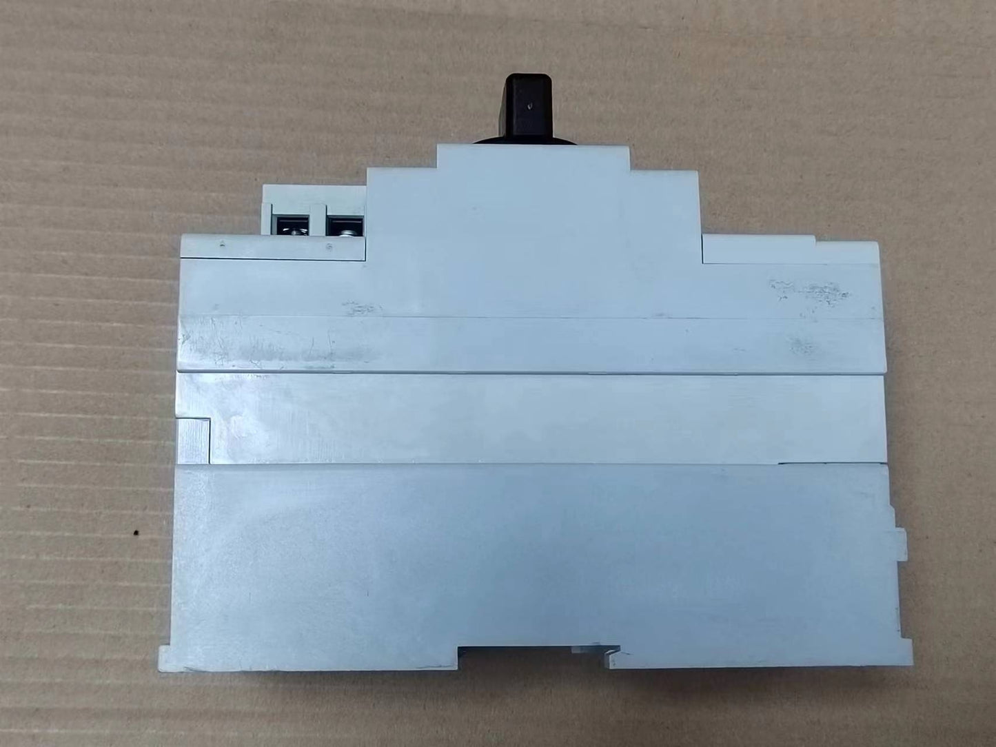 new 1pc for refurbished 140-CMN-6300 circuit breaker