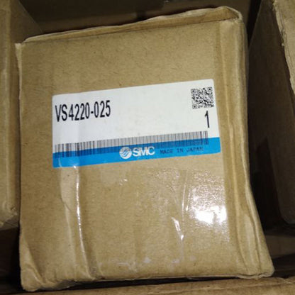 new ONE SMC Solenoid Valve VS4220-025 Year Model - SMC