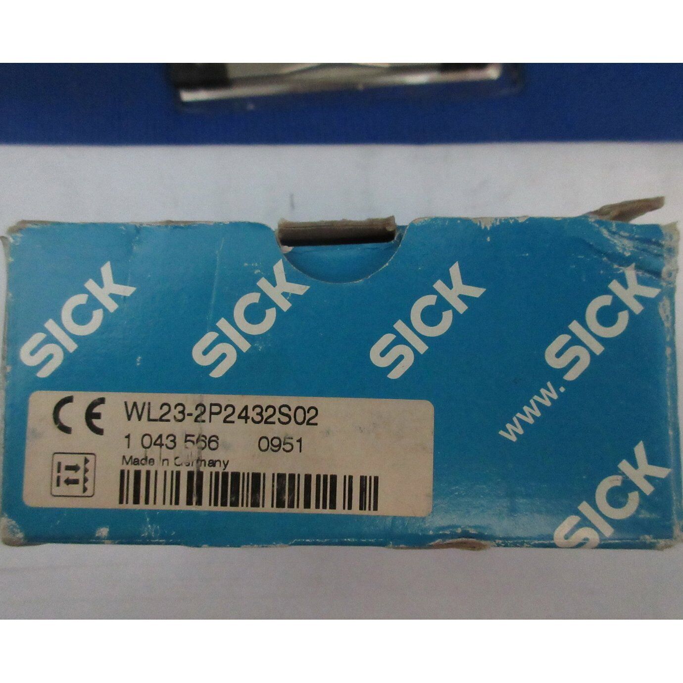 new 1 piece  sick for WL23-2P2432S02 Photoelectric sensor ship