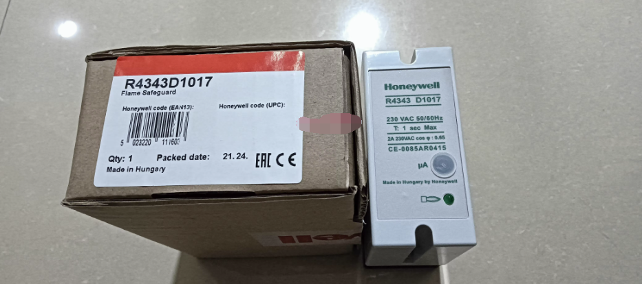 new 1PC  Honeywell  R4343D1017  Flame Safeguard  In Box