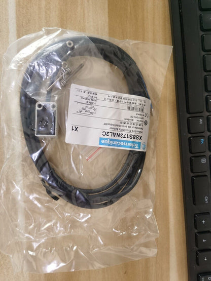 1PCS  Schneider XS8S173NAL2C Proximity Sensor