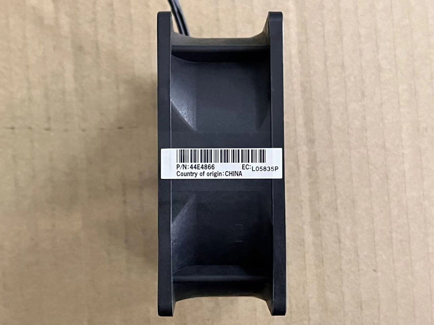 new 1 PCS NIDEC Fan V92E12BUA7-07 DC12V 3.24A 92*92*38mm 4 PIN