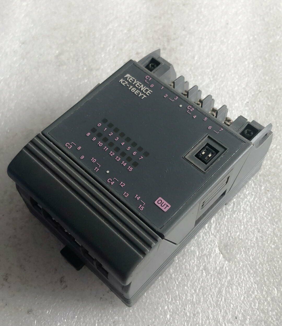 used ONE KEYENCE KZ-16EYT programmable controller module - ONE KEYENCE