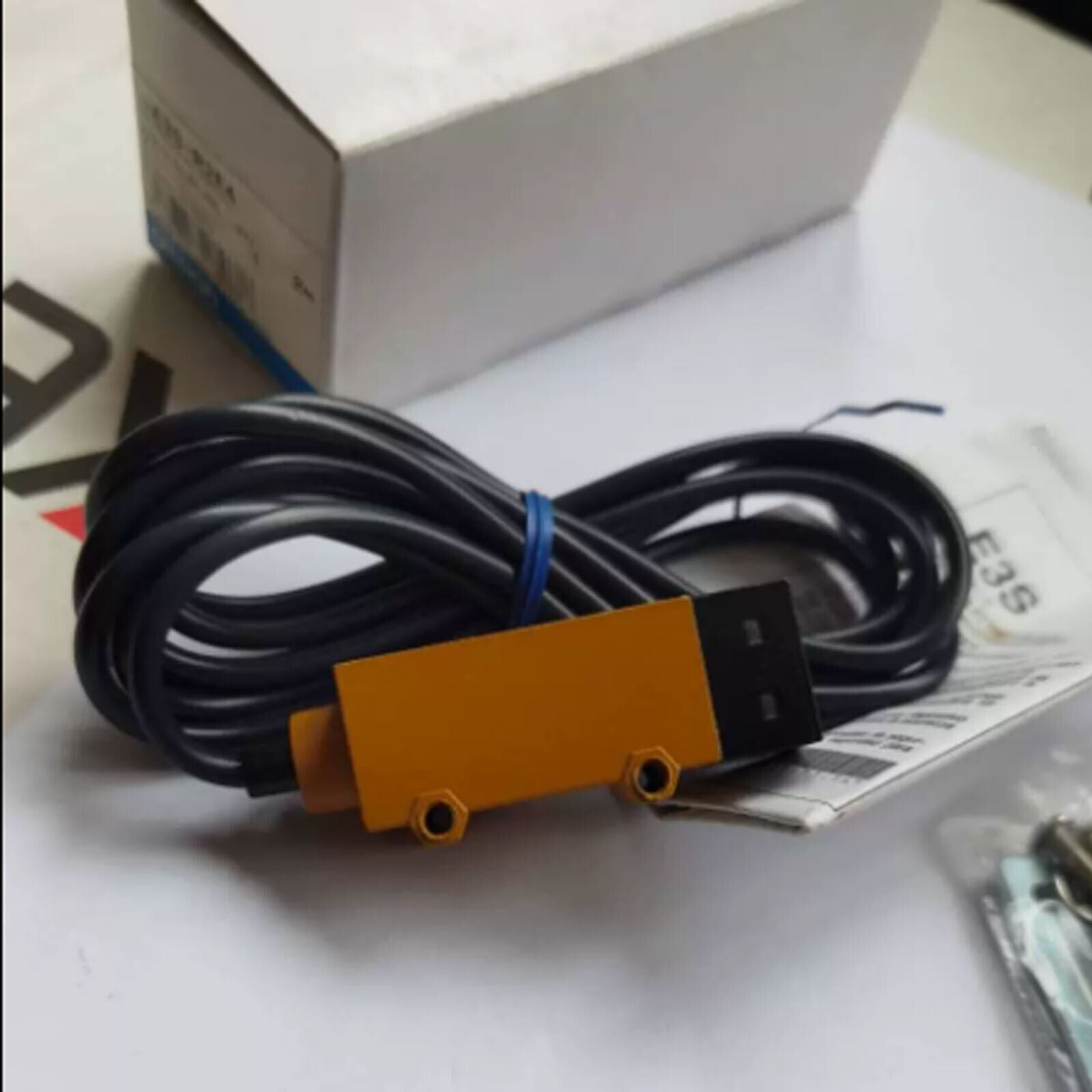 OMRON E3S-R2E4 Replacement Photoelectric Sensor Switch 12-24VDC High-Quality - OMRON