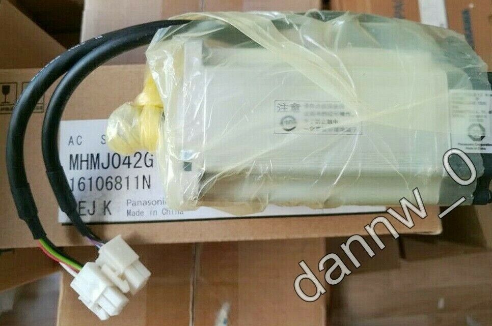 new  Panasonic MHMJ042G1U AC Servo motor fast