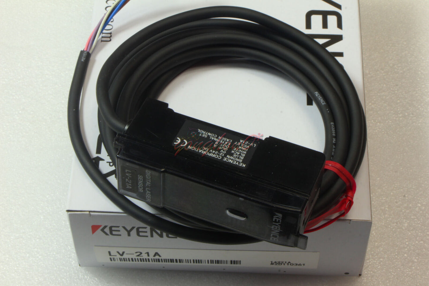 Keyence Digital Laser Sensor Amplifier LV-21A - KEYENCE