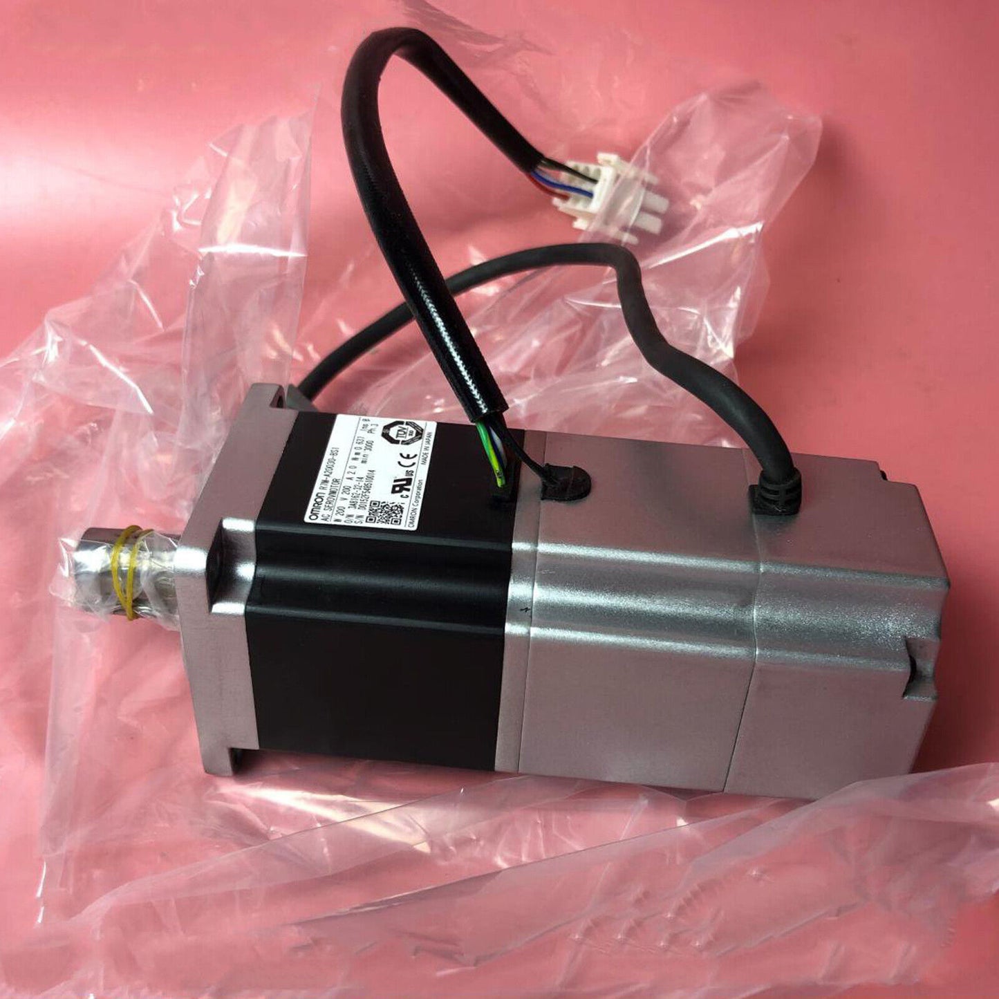 New ONE OMRON SERVO Motor R7M-A20030-BS1 | Reliable Motor Control System | One-Year Warranty - OMRON