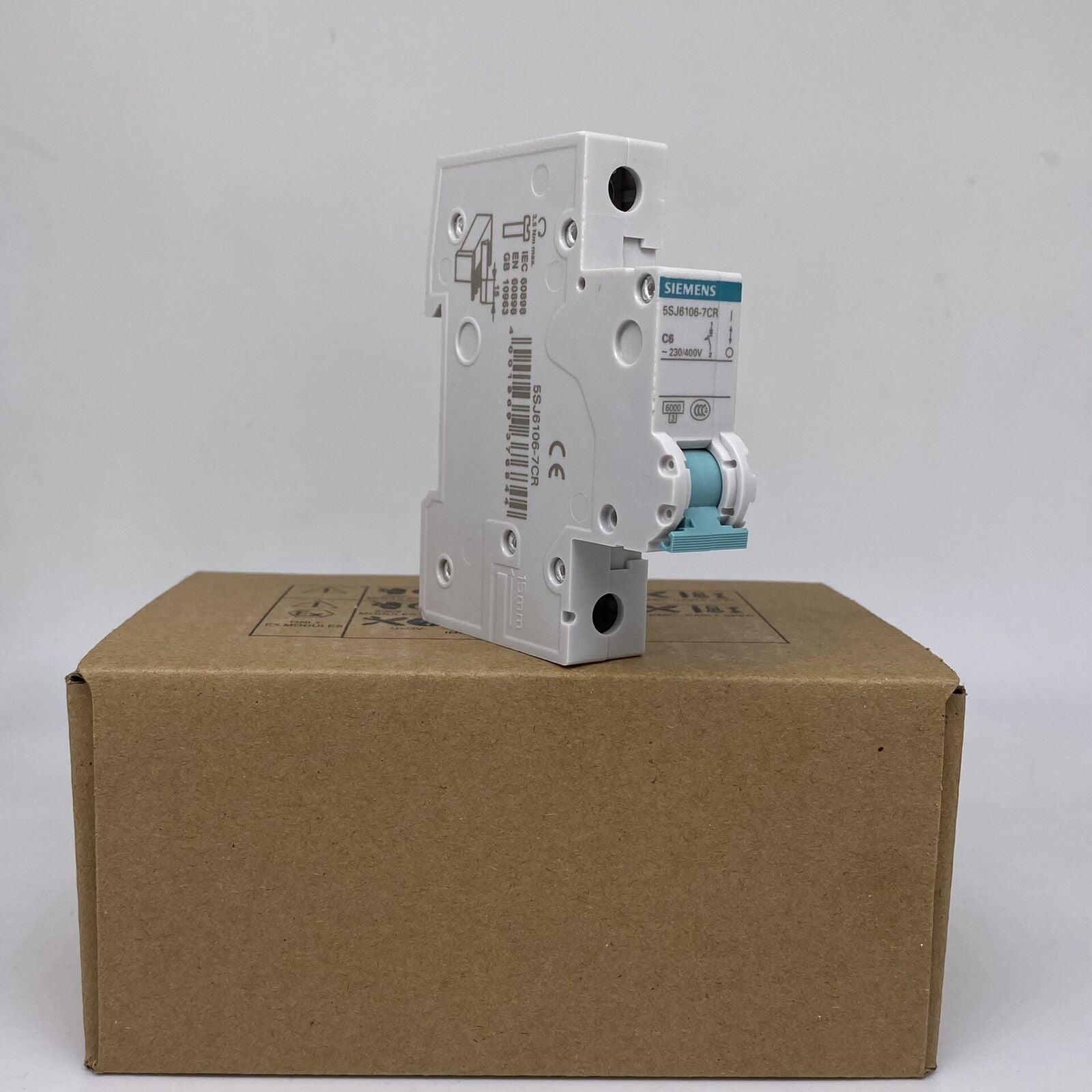 new 1PCS  circuit breaker 5SJ6106-7CR   SIEMENS