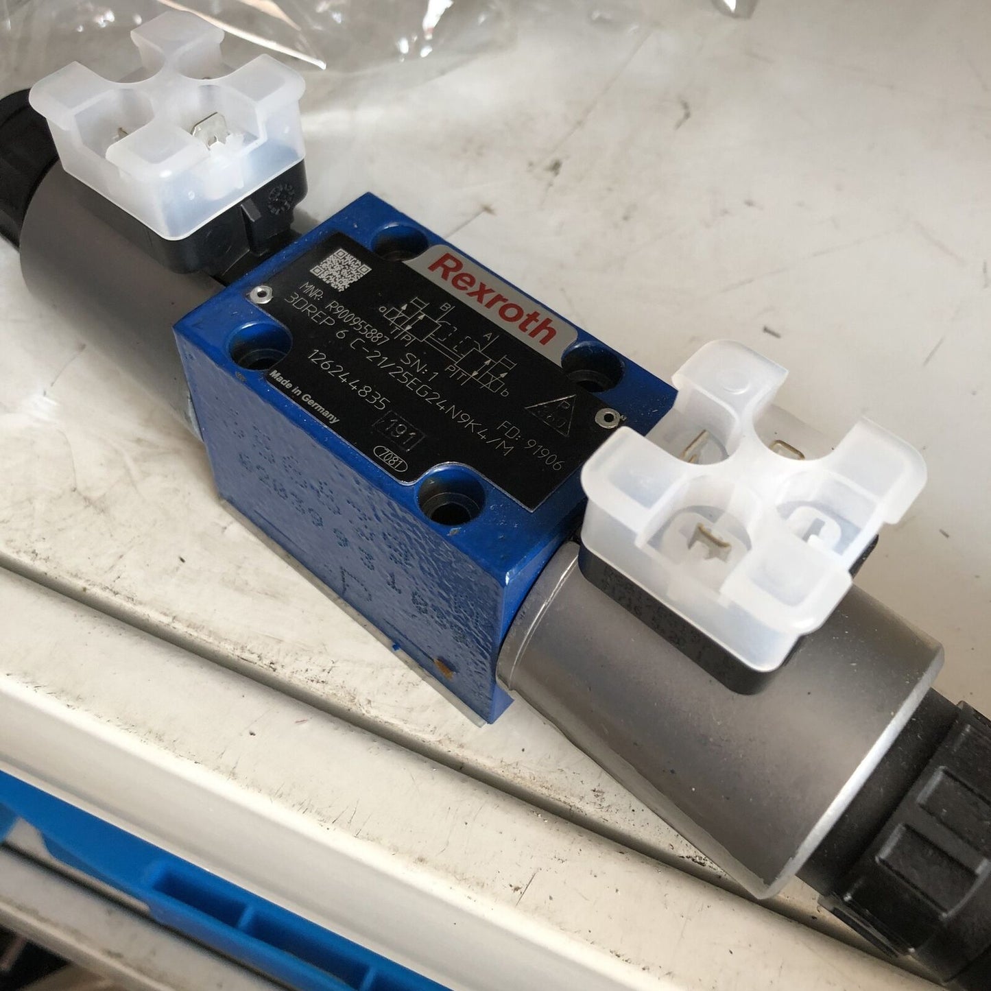 new 1PC REXROTH VALVE 3DREP6C-21/25EG24N9K4/M